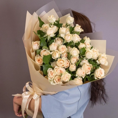 Букет «Персик» – пышные кустовые розы нежно-персикового оттенка Красноярск Красноярский край